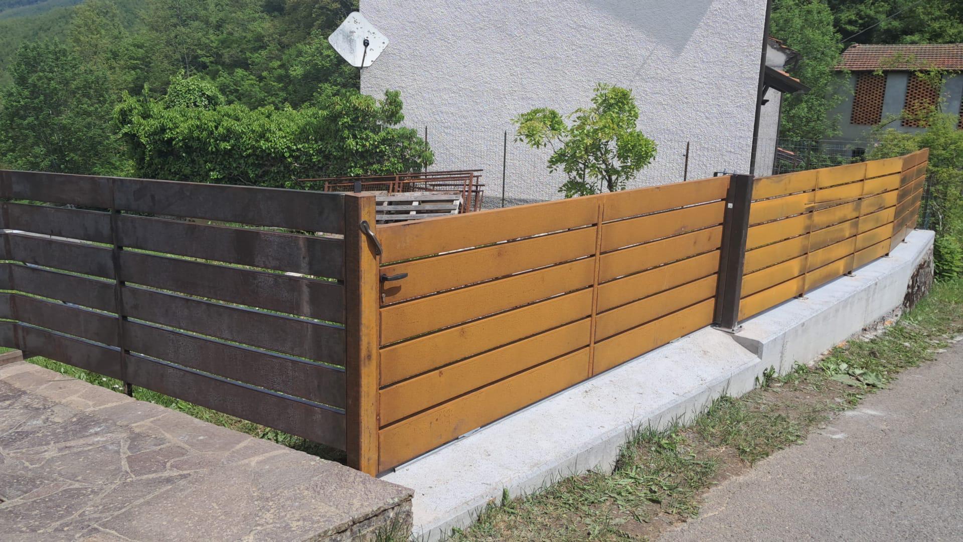 Dettaglio delle ringhiere in acciaio corten
